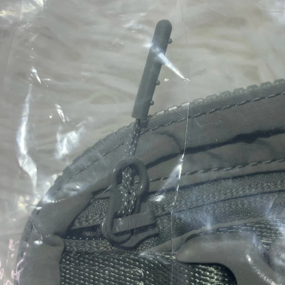 Lululemon Athletica Everywhere belt bag 1L, Grey Sage, SOLD OUT ONLINE - Picture 13 of 13